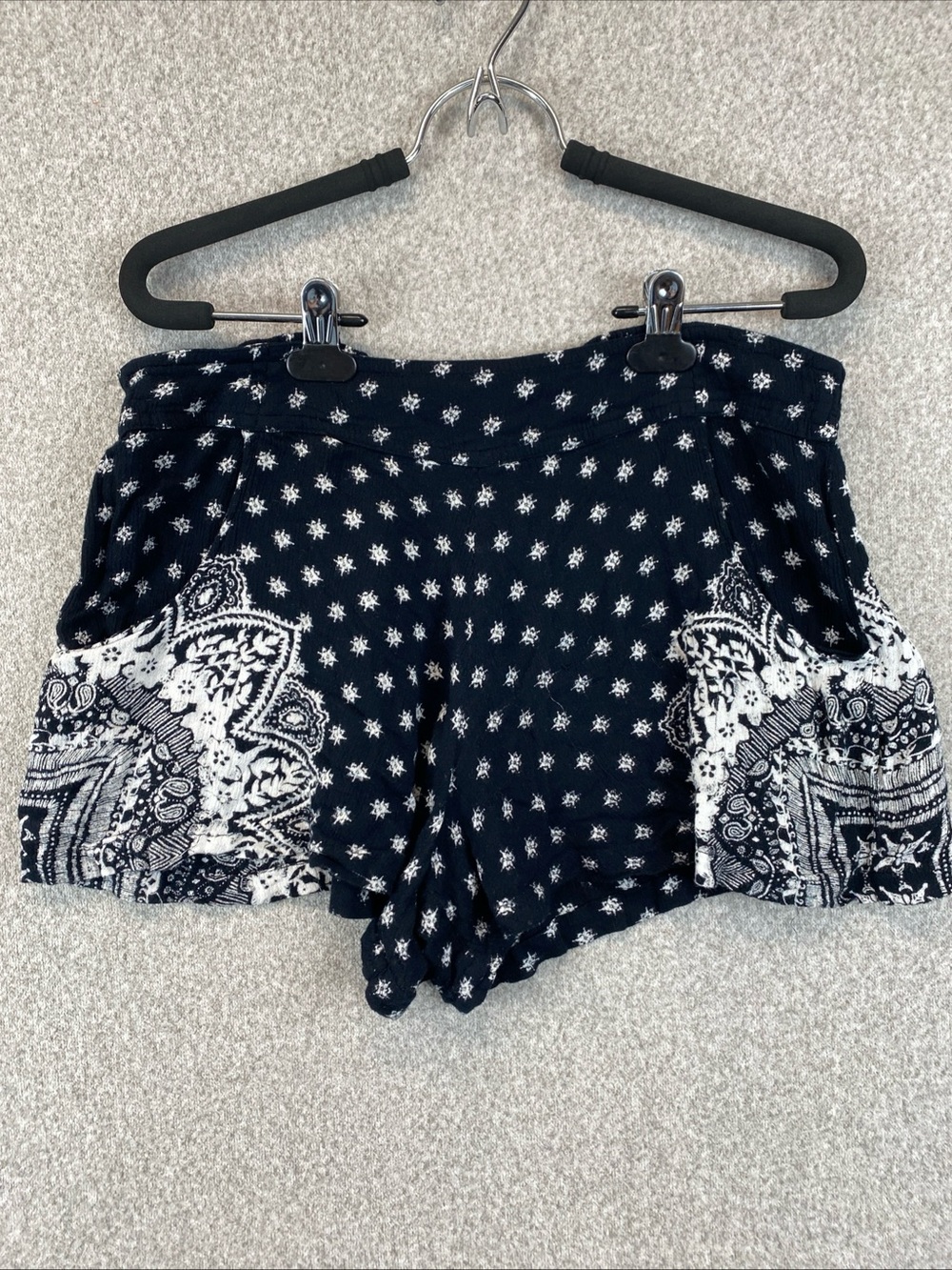 Free People Women's Flouncy Loose Fit Shorts Size S Oversized Pockets Pull On